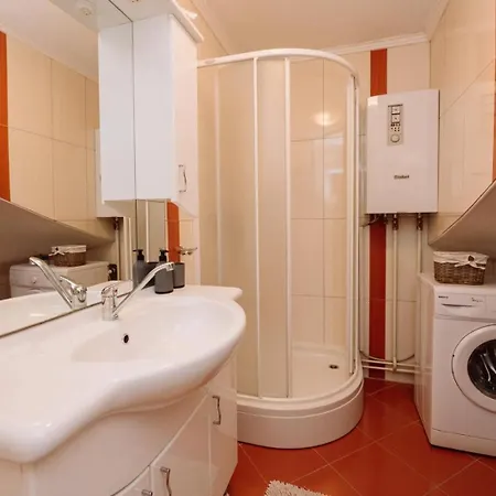 Apartment Eni